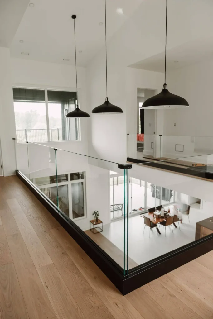 BASESHOE-GLASS-RAILINGS-3-1366x2048